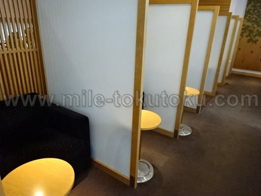 岡山空港 カードラウンジ「マスカット」 ソファー席