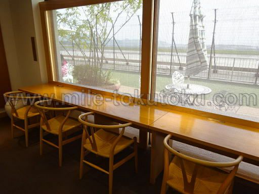 岡山空港 カードラウンジ「マスカット」 カウンター席