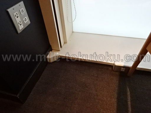 岡山空港 カードラウンジ「マスカット」 壁のコンセント