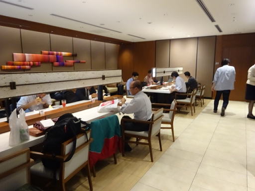 沖縄/那覇空港 JALサクララウンジ メインエリア