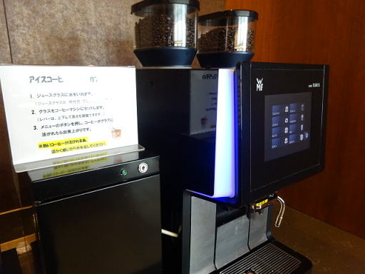 沖縄/那覇空港 JALサクララウンジ コーヒーマシン
