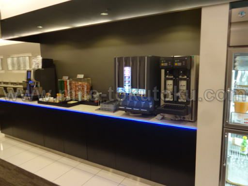 関西国際空港 国内線ANAラウンジ ドリンクコーナー