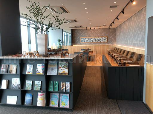 佐賀空港 ラウンジ 奥のソファー席