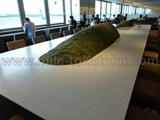 札幌/新千歳空港 ANAラウンジ 大きなテーブル席