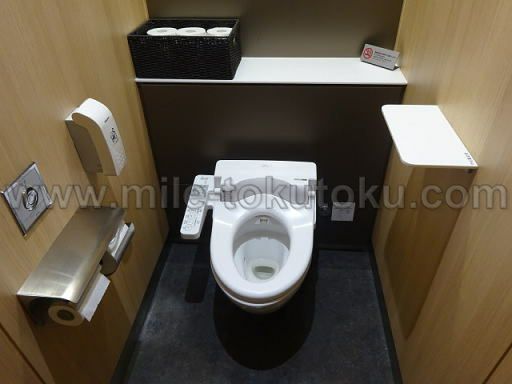札幌/新千歳空港 ANAラウンジ トイレ個室