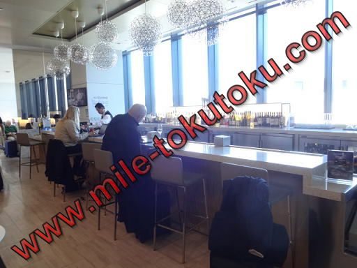 サンフランシスコ空港 第3 ユナイテッド航空ラウンジ バーカウンター