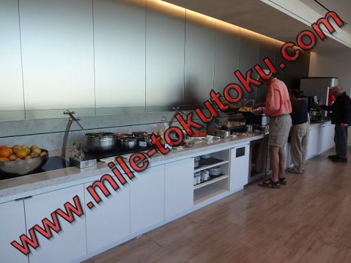 サンフランシスコ空港 第3 ユナイテッド航空ラウンジ 食事カウンター