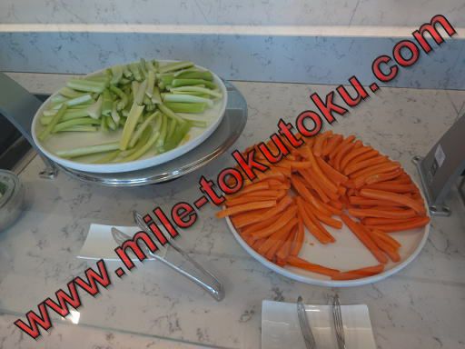 サンフランシスコ空港 第3 ユナイテッド航空ラウンジ 野菜スティック