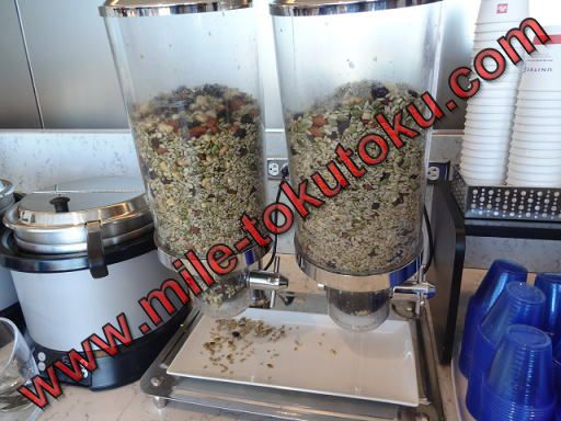 サンフランシスコ空港 第3 ユナイテッド航空ラウンジ シリアル