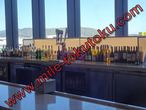 サンフランシスコ空港 第3 ユナイテッド航空ラウンジ アルコール類は豊富