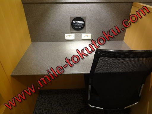 台北/桃園空港 JALラウンジ ビジネスデスク