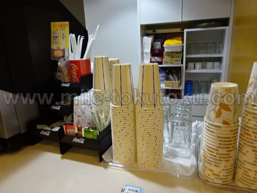 富山空港 カードラウンジ コップ類など