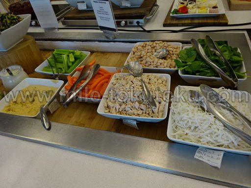 ロサンゼルス デルタ航空ラウンジ サラダバー