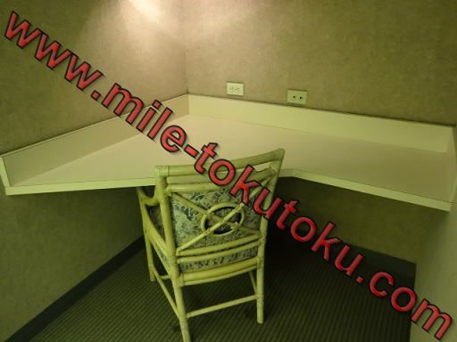 ホノルル空港 ユナイテッド航空ラウンジ ビジネスデスク