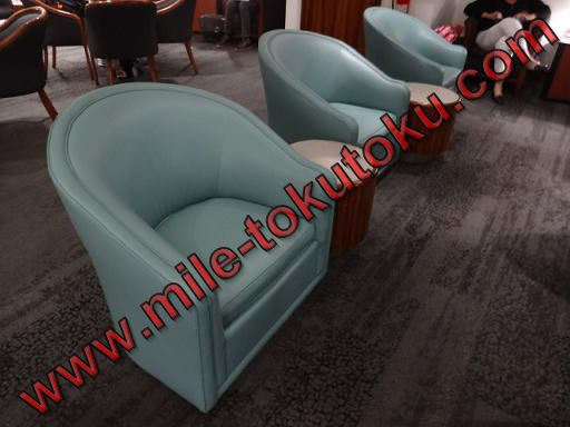 ホノルル空港 デルタ航空ラウンジ ソファー席