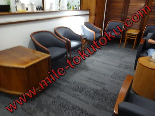 ホノルル空港 デルタ航空ラウンジ 椅子