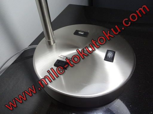 ホノルル空港 デルタ航空ラウンジ コンセントとUSB