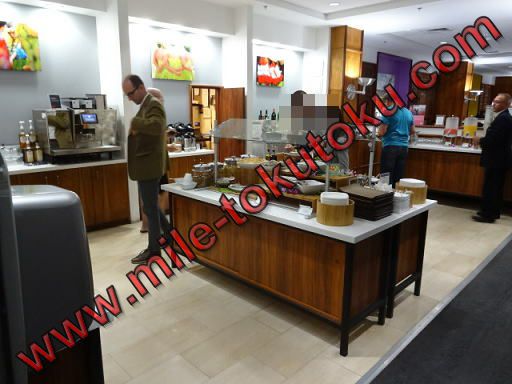 ホノルル空港 デルタ航空ラウンジ 飲食カウンター