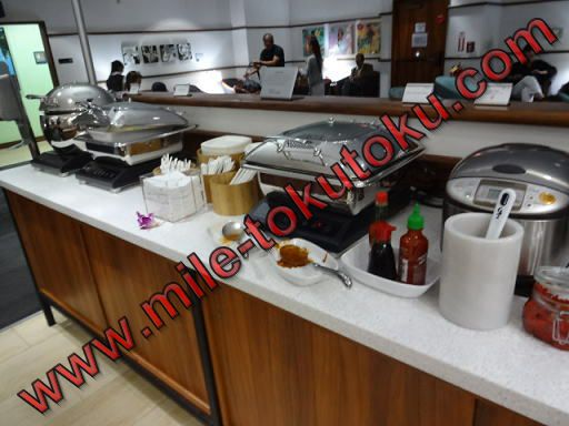 ホノルル空港 デルタ航空ラウンジ ホットミール