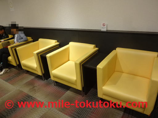 函館空港 カードラウンジ ソファー席
