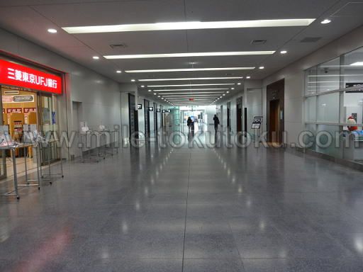 中部国際空港 プレミアムラウンジ・セントレア 通路の右側