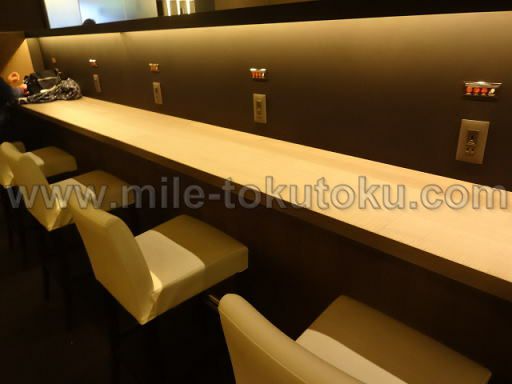 中部国際空港 プレミアムラウンジ・セントレア カウンター席