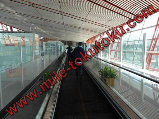北京空港 歩道エスカレーター