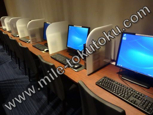 伊丹空港 ラウンジオーサカ パソコン