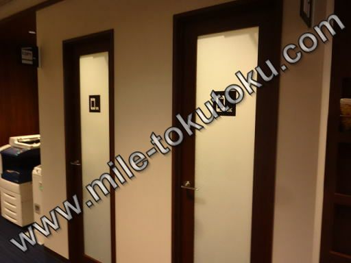 伊丹空港 ラウンジオーサカ 通話ブース