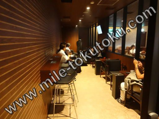 伊丹空港 ラウンジオーサカ 喫煙所