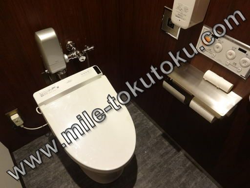 伊丹空港 ラウンジオーサカ トイレ