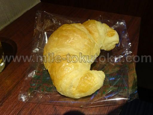 伊丹空港 ラウンジオーサカ 無料のクロワッサン