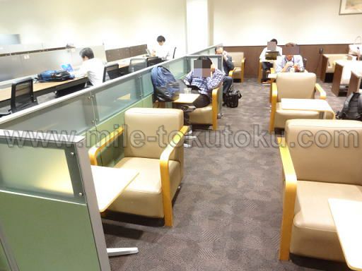 福岡空港 くつろぎのラウンジTIME ソファー席