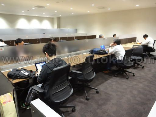 福岡空港 くつろぎのラウンジTIME カウンター席