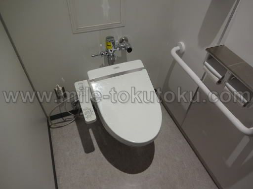 福岡空港 くつろぎのラウンジTIME トイレ個室