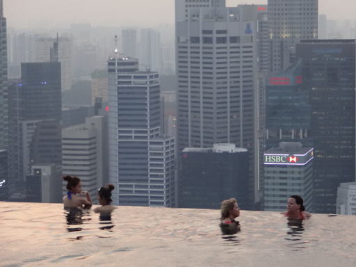 �}���[�i�x�C�T���Y �v�[�� �n����