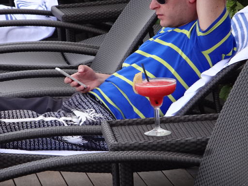 �}���[�i�x�C�T���Y �v�[�� �����ł���h�����N��