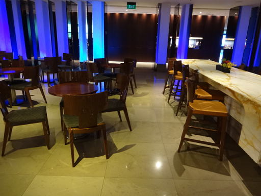 シンガポール空港 シルバークリスラウンジ ダイニングエリア