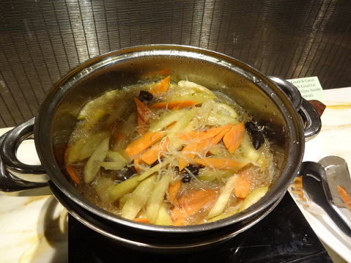 シンガポール空港 シルバークリスラウンジ 春雨