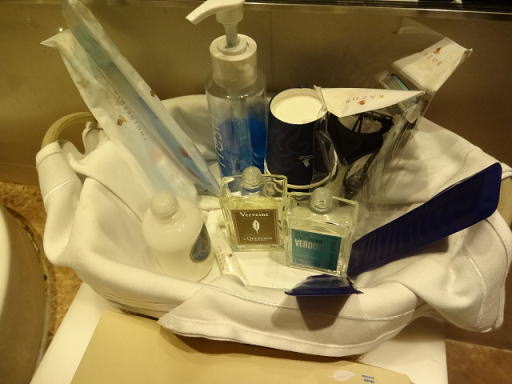 シンガポール空港 シルバークリスラウンジ シャワー アメニティ