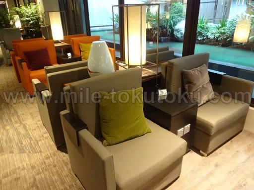 シンガポール空港 第1 dnataラウンジ ソファー