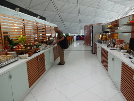 ���`��` �^�C�q�󃉃E���W �y�H�r���b�t�F