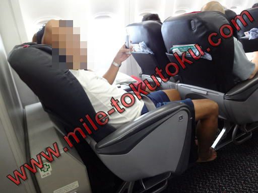 JAL国内線 クラスJ シート リクライニング時の様子