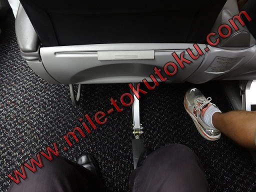 JAL国内線 クラスJ 足元/シートピッチ