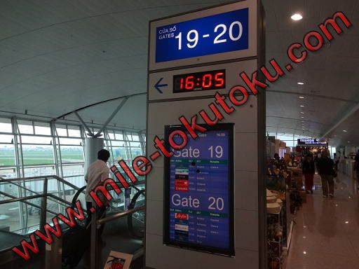 ホーチミン空港 乗り継ぎ 各ゲートの案内板