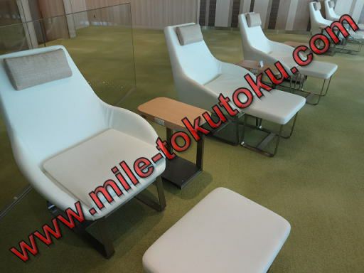 羽田空港 JALサクララウンジ・スカイビュー ソファー