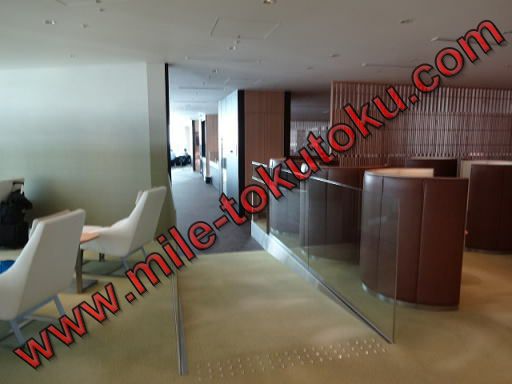 羽田空港 JALサクララウンジ・スカイビュー 内部