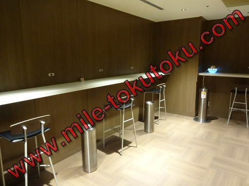 羽田空港 サクララウンジ/スカイビュー 喫煙室の中