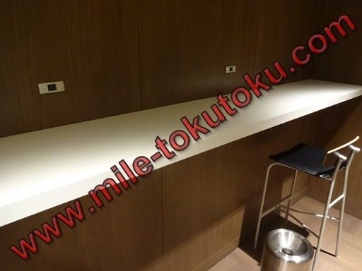 羽田空港 サクララウンジ/スカイビュー 喫煙所の椅子