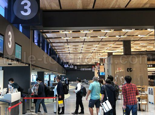 熊本空港 ラウンジ 5番搭乗口の近く